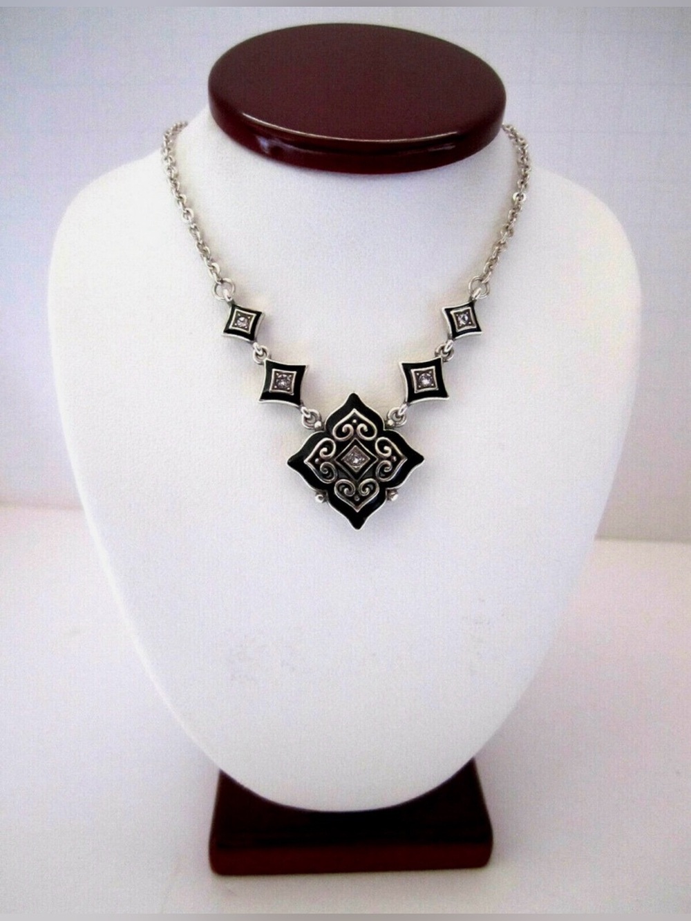 🖤 Brighton "ALCAZAR MYSTIQUE"
Silver Swarovski Crystal Statement Necklace